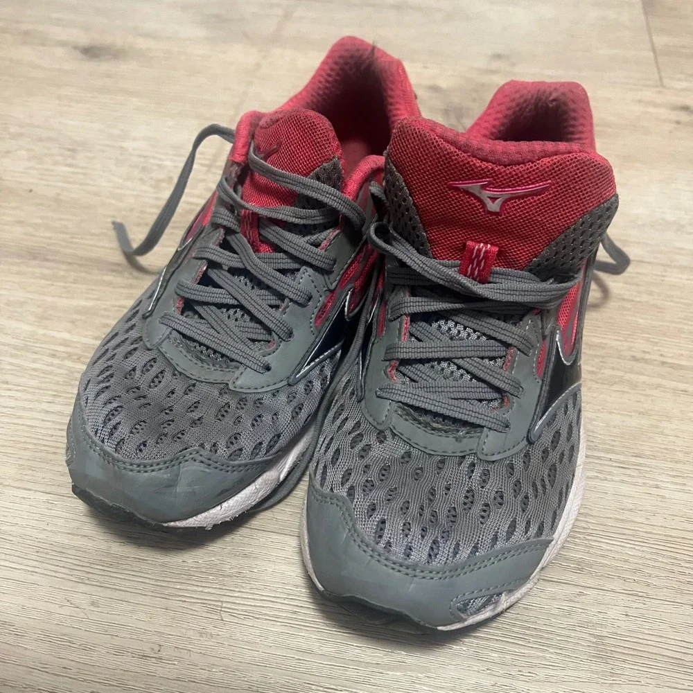 Womens Mizuno Wave Catalyst 2 Running Shoes Gray Pink‎ Athletic Sneakers Sz 7